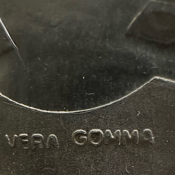 Suede Vera Gomma ankle boots with side zippers and frills - Picture 9 of 10